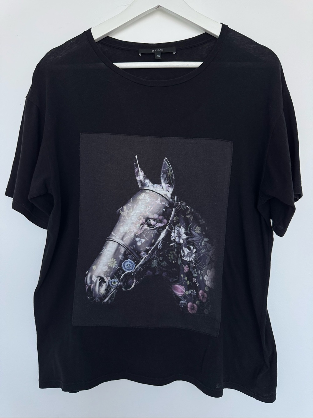 Gucci Black Floral Horse Graphic Tee XS Made in Italy Authentic